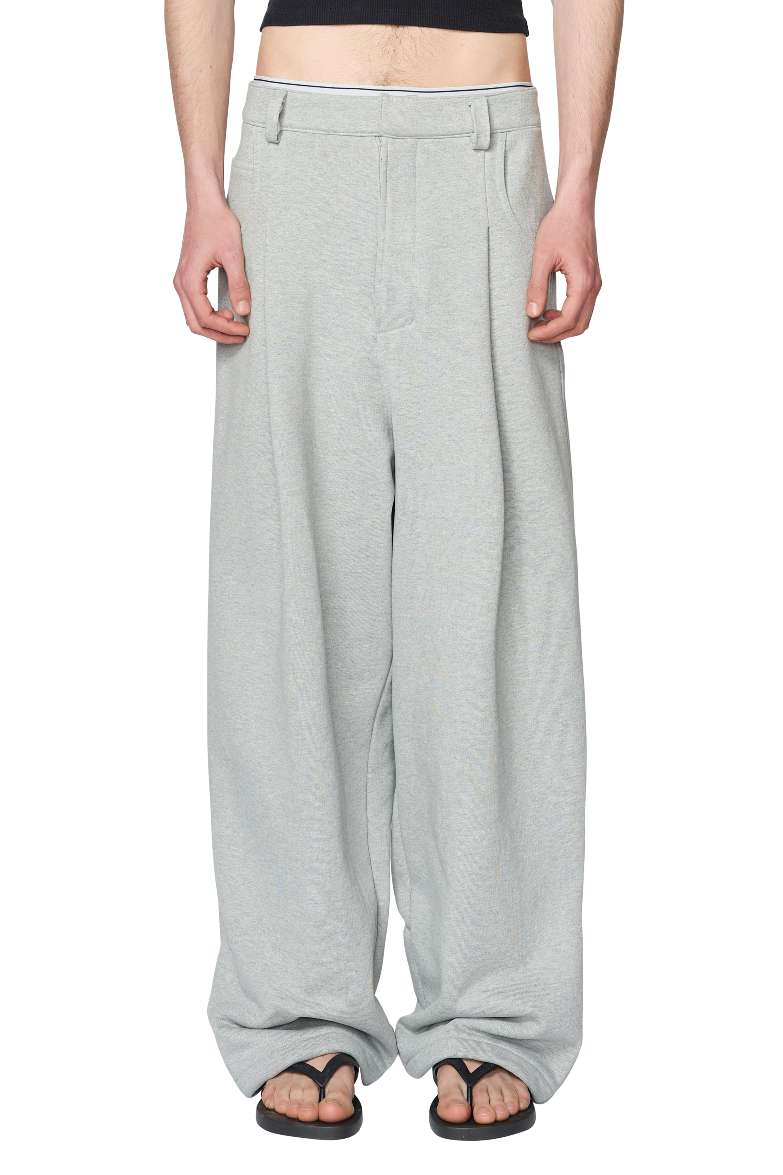 [ Delivery from 5/1 ] GRAY TUCKED SWEATPANTS