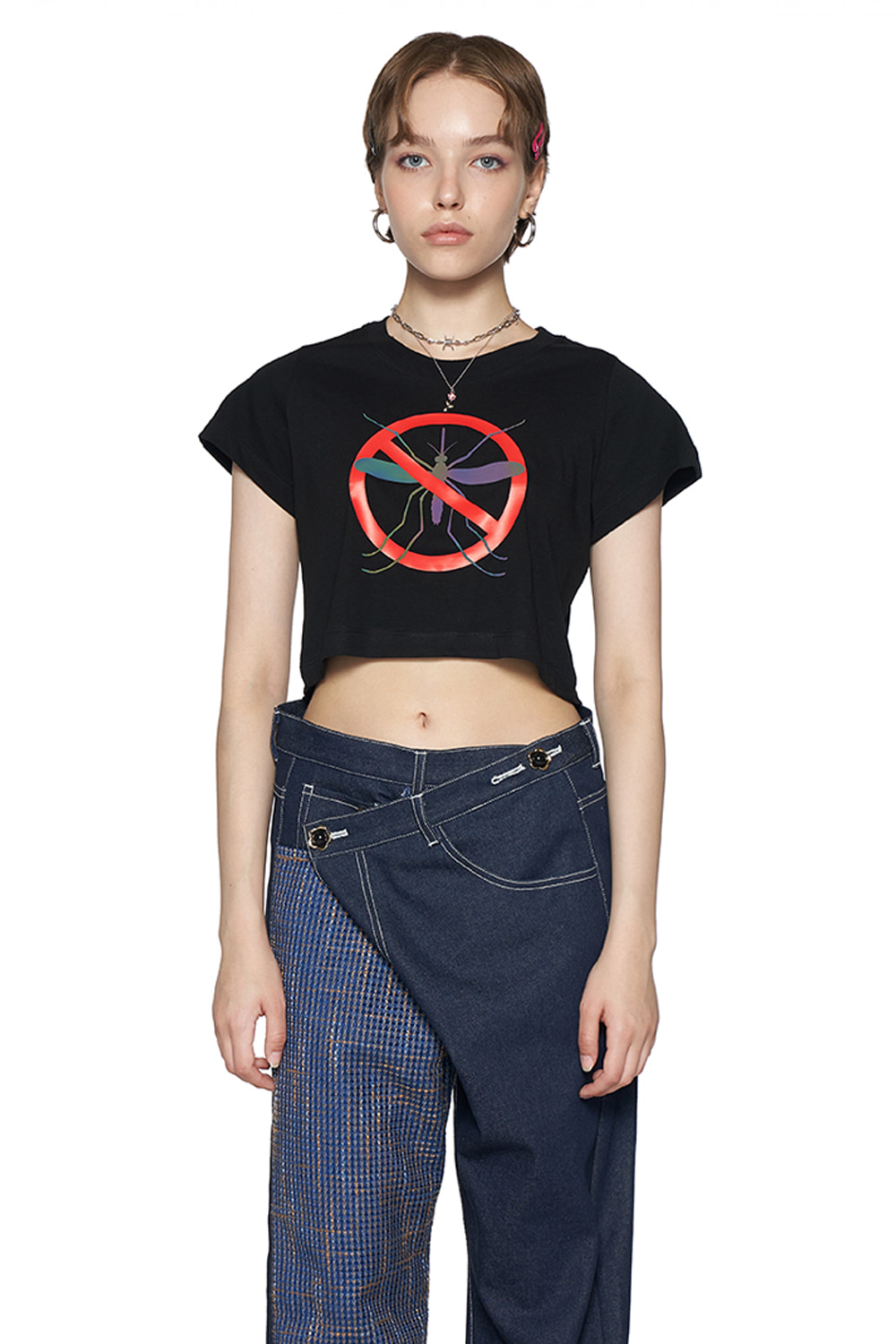 BLACK REFLECTIVE MOSQUITO PRINT CROPPED T-SHIRT